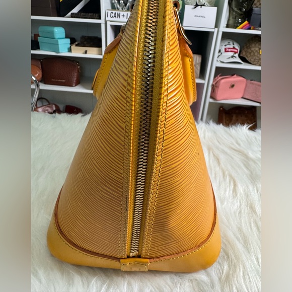 SOLD LV Alma Yellow Epi Leather Handbag - Picture 4 of 17